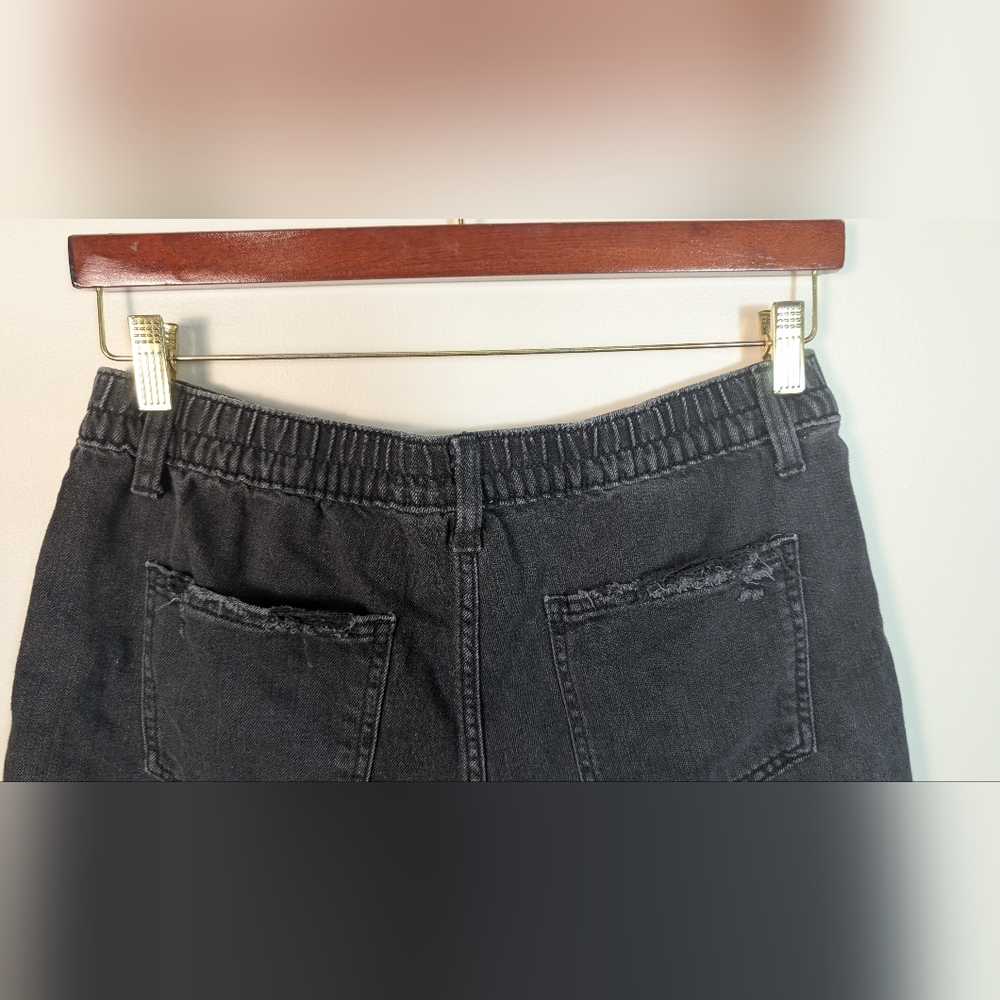 Aerie Black Relaxed Fit Cotton Stressed Denim Short - Picture 9 of 9